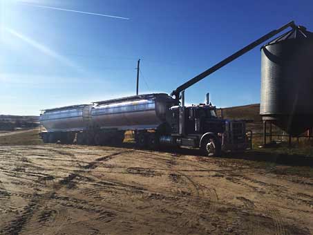Delivery Auger Truck